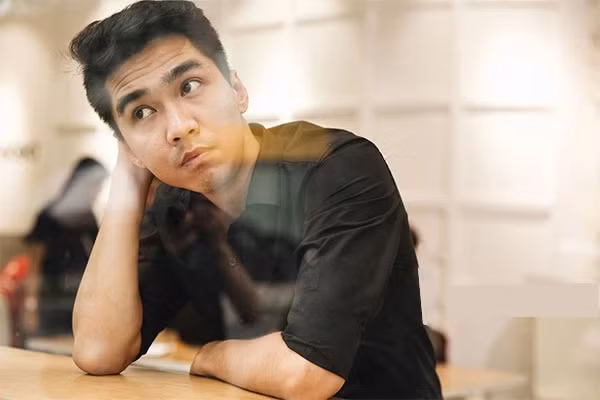 Làm việc quá sức, thêm nhiều áp lực bủa vây, có những 10 ngày liên tục, PewPew không ăn không ngủ, sức khỏe suy kiệt.