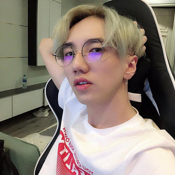 Anh chàng chia sẻ rằng: "Cách đây 2 năm, khi Chanh và Mèo yêu nhau, tụi mình cũng chỉ như một số người trẻ khác, trong những giây phút tuổi trẻ muốn lưu lại những khoảnh khắc 'tình yêu' khi ở bên nhau."