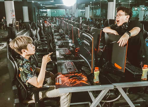 Trong vòng hai năm nay, Vương Anh Ole dường như ít khi xuất hiện trên sóng truyền hình để tập trung phát triển bản thân ở một lĩnh vực mới: Streamer.