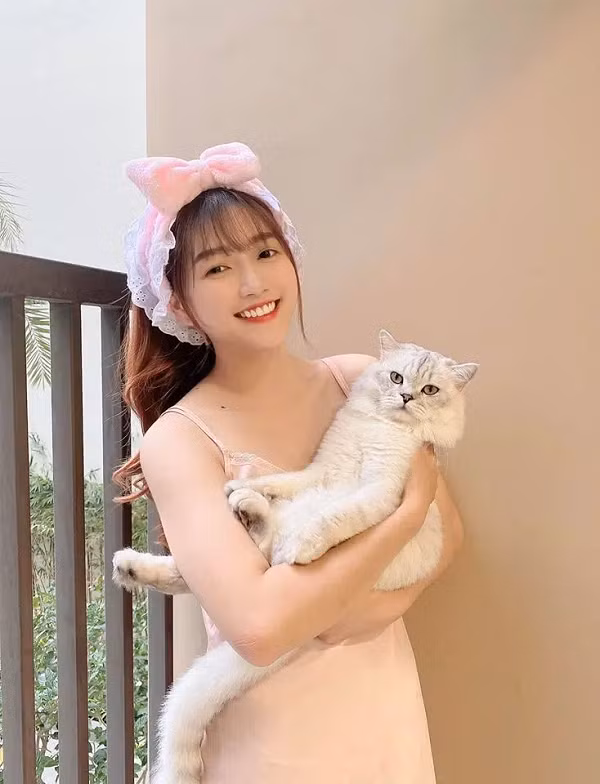 đầu năm 2020, cô nàng An Vy của FapTV bắt đầu thử sức với công việc streamer – một ngành nghề đang khá hot hiện nay.