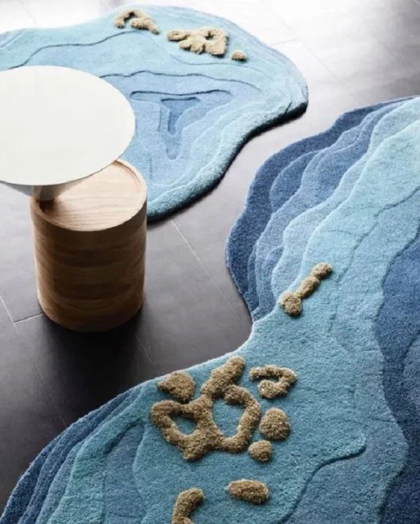 Chủ nhân ngôi nhà này không nuôi chó mèo hay bất kì loại thú cưng nào cả, và những vệt trắng nâu đó cũng không phải do ai “bĩnh” ra đâu.