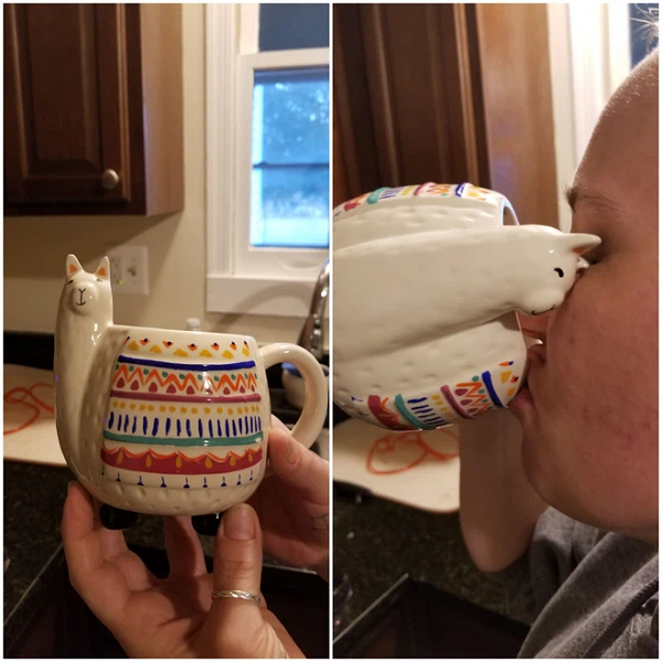 Dạng cốc “chọc mắt” huyền thoại từng xuất hiện trong nhiều meme trên mạng trước đây.