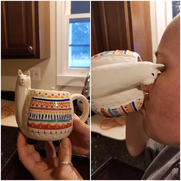 Dạng cốc “chọc mắt” huyền thoại từng xuất hiện trong nhiều meme trên mạng trước đây.