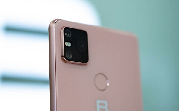 Các mảng mầu sáng tối tương phản trong điều kiện ban đêm là cực kỳ khó tái tạo, sao cho trung thực và tự nhiên, không bị quá sáng như ban ngày (như của hãng "A" và "G"), để đêm đúng là đêm một cách cảm xúc!