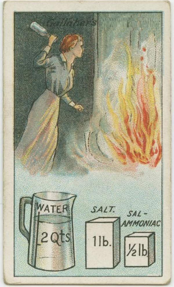 Để dập những đám cháy nhỏ phát sinh trong nhà, hãy chuẩn bị sẵn hỗn hợp 2 lít nước, 0,45kg muối và 0,225 muối amoni (có thể là (NH4)2CO3). Sau đó, khi có đám cháy thì lập tức ném hỗn hợp này vào lửa. Muối ăn có tác dụng hấp thụ nhiệt và cách ly sự tiếp xúc của đám cháy với oxy trong không khí. Muối amoni cũng sản sinh ra CO2 nên sẽ dập được đám cháy rất nhanh chóng.