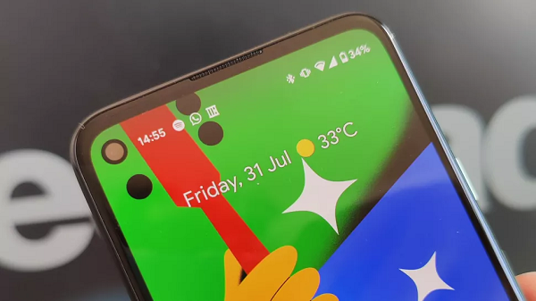 Pixel 5 được cho là một trong những điện thoại có camera tốt nhất hiện nay, với camera chính 12.2MP, cảm biến góc siêu rộng 16MP, đèn flash LED và hệ thống lấy nét tự động theo pha.