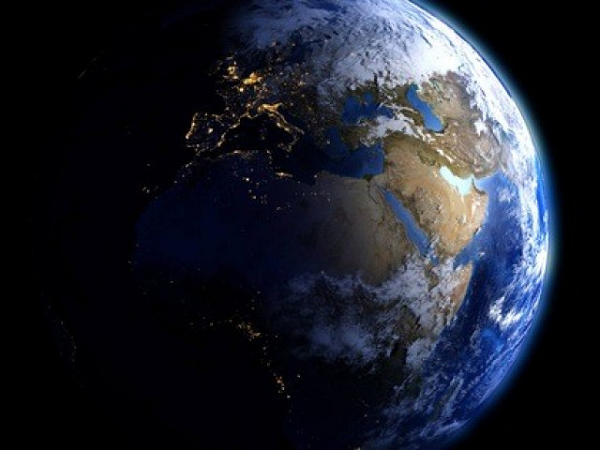 Nó quay quanh một sao lùn M4.5 nằm cách chúng ta 26 năm ánh sáng, thuộc chòm sao Đại Hùng Tinh. Gliese 1151b quay cực gần sao mẹ, chỉ cần 2,02 ngày là đi hết một vòng.