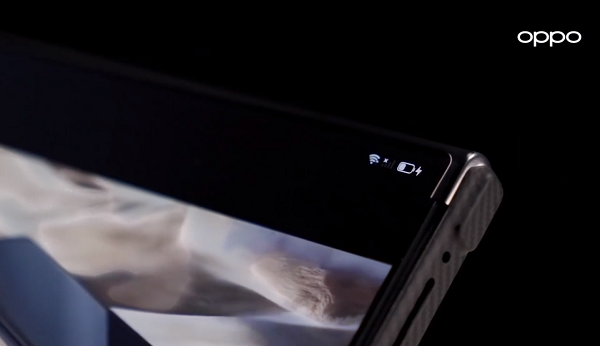 Sản phẩm sạc nhanh không dây AirVOOC 65W có thể sạc viên pin tương tự chỉ trong vòng 30 phút, cùng các sản phẩm từ một số đối tác được cấp phép sử dụng công nghệ của Oppo.