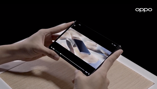 Ngoài ra, Oppo còn giới thiệu bộ sạc nhanh 125W, có thể sạc đầy viên pin 4.000 mAh chỉ trong 20 phút.