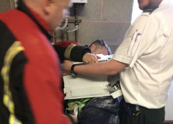 Jimmy cũng cho biết lần nghịch dại này đã khiến anh tốn $830 (19 triệu VNĐ) phí gọi đội cứu hỏa tới giải cứu!