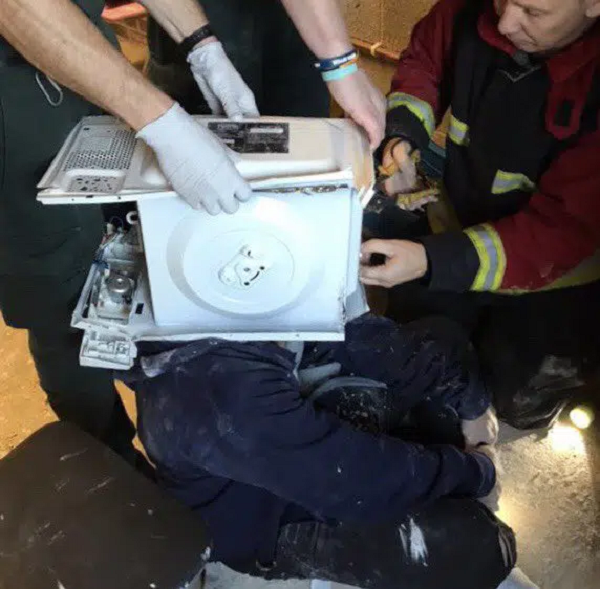 Anh chàng này sau đó khuyên fan chân thành là không nên chơi đùa với tính mạng chỉ vì mục đích giải trí cho người khác.