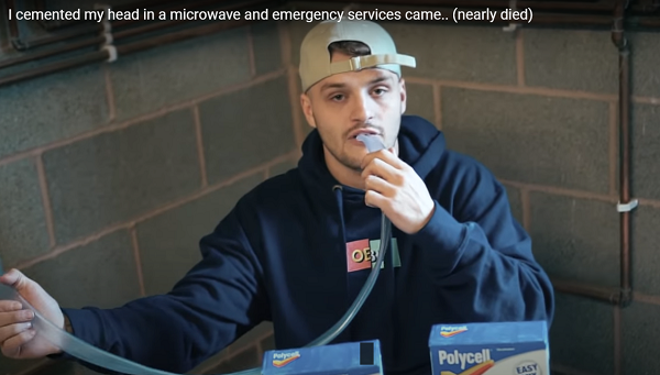 Không ngốc tới mức quá thể đáng, anh này vẫn đủ tỉnh táo để chế một bộ phụ kiện bằng ống nước và túi ni lông, mục đích là để giúp Jimmy có thể thở khi thực hiện thử thách của mình.