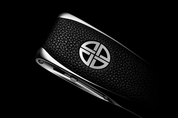 Nhạc chuông của XOR - chiếc điện thoại xa xỉ đến từ nước Anh được sáng tác bởi nhà soạn nhạc tài ba người Anh từng đạt nhiều giải thưởng danh giá và cũng được mệnh danh là "một phù thủy" nhạc phim trên thế giới Mark SayFritz.