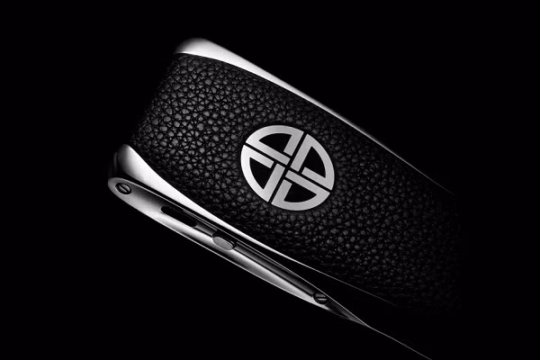 Nhạc chuông của XOR - chiếc điện thoại xa xỉ đến từ nước Anh được sáng tác bởi nhà soạn nhạc tài ba người Anh từng đạt nhiều giải thưởng danh giá và cũng được mệnh danh là "một phù thủy" nhạc phim trên thế giới Mark SayFritz.