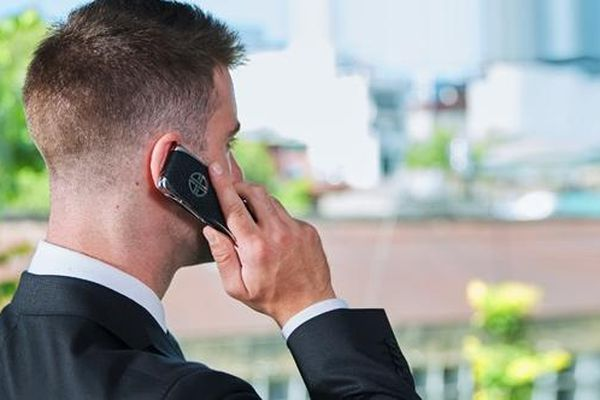 Không phải là một thiết bị smartphone nhưng XOR lại sở hữu tính năng nâng cao như sạc không dây. Các điện thoại XOR được trang bị kết nối sạc không dây, đem lại sự tiện dụng và gọn gàng cho người dùng.