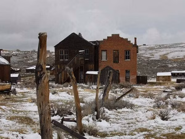 Nhiều người cho rằng cái tên Bodie do hoạ sĩ vẽ biển tên viết sai chính tả. Tuy nhiên, cũng có người nói sự thay đổi trong chính tả từ Bodey thành Bodie là để đảm bảo việc phát âm đúng.