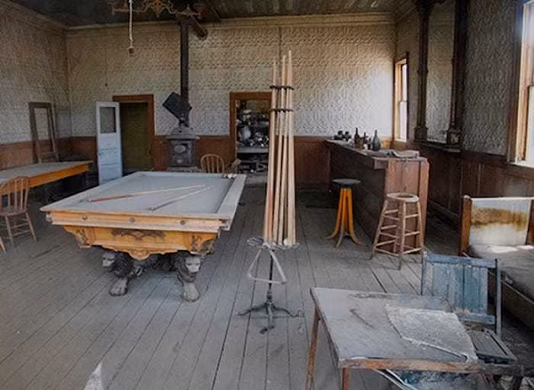 Vào thời kỳ đỉnh cao, Bodie đã từng có những mỏ vàng khổng lồ thu hút người dân trên khắp nước Mỹ đang nuôi mộng về một cuộc sống tốt đẹp hơn.