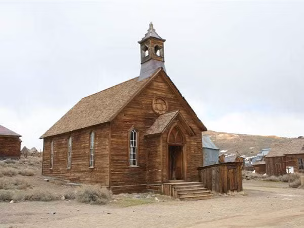 Khi thị trấn đóng cửa, vẫn còn sáu người dân ở đó. Tất cả, trừ một người, đều chết trong những hoàn cảnh kỳ lạ. Vào thời điểm các mỏ bị đóng cửa, hầu hết người dân nơi đây chỉ thu dọn đồ dùng cá nhân để mang đi và bỏ lại gần như mọi thứ khác.