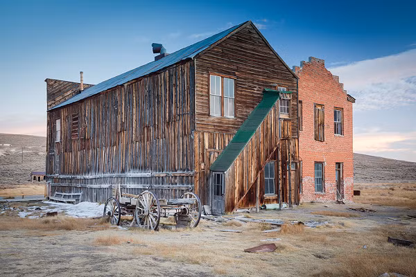 Một nhiếp ảnh gia cho biết: "Tôi tìm thấy những điều vô cùng hấp dẫn ở nơi này mỗi khi tôi đến. Thị trấn bị bỏ hoang, khiến tôi có cảm giác như thời gian bị đóng băng tại đây, còn cư dân bị người ngoài hành tinh bắt cóc".