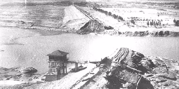 Vụ vỡ đập thủy điện Bản Kiều được coi là "thảm họa" vỡ đập tồi tệ nhất từng xảy ra trong lịch sử Trung Quốc. Được xây dựng vào năm 1952 trên sông Hoài Nam thuộc tỉnh Hà Nam, đập Bản Kiều chính là một trong những thủy điện tầm cỡ quy mô lớn đầu tiên của quốc gia này.