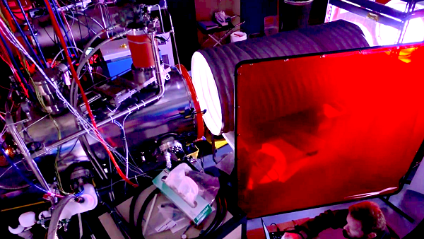 Nó sẽ thu hút sự chú ý trong suốt quá trình được lắp ráp. Đây là nhiệm vụ cực kỳ khó khăn, nếu không muốn nói là bất khả thi.