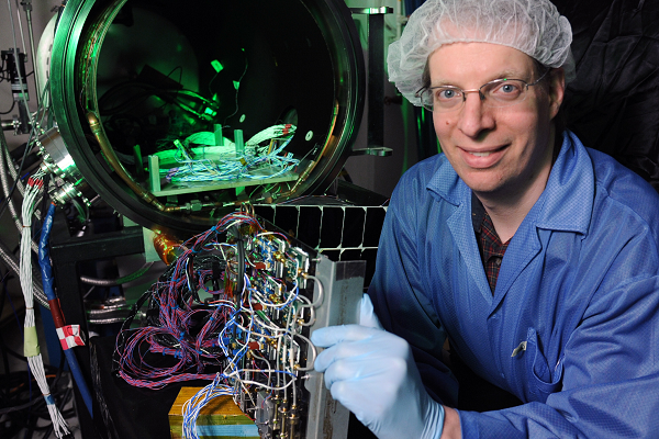 "Nếu bạn có một hệ thống như thế này, bạn có thể điều hướng điện từ trên không trung, và bà nội tôi sẽ có thể ấm áp trong ngôi nhà của mình một lần nữa" một người có gia đình trong vùng Texas cho biết.