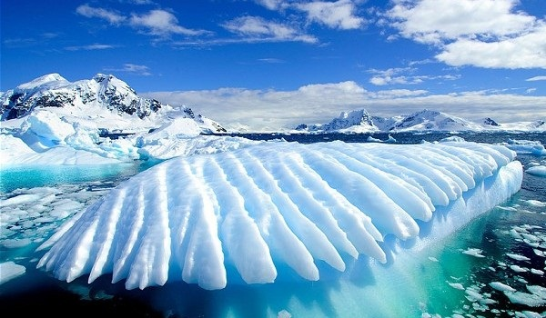 Tuy nhiên, sau khi tàu tự hành Opportunity lần đầu tiên phát hiện ra jarosite trên Sao Hỏa vào năm 2004, khoáng chất này đã được phát hiện xuất hiện ở một số địa điểm trên Sao Hỏa, khiến các nhà khoa học tự hỏi làm thế nào mà khoáng chất này lại trở nên phổ biến như vậy.