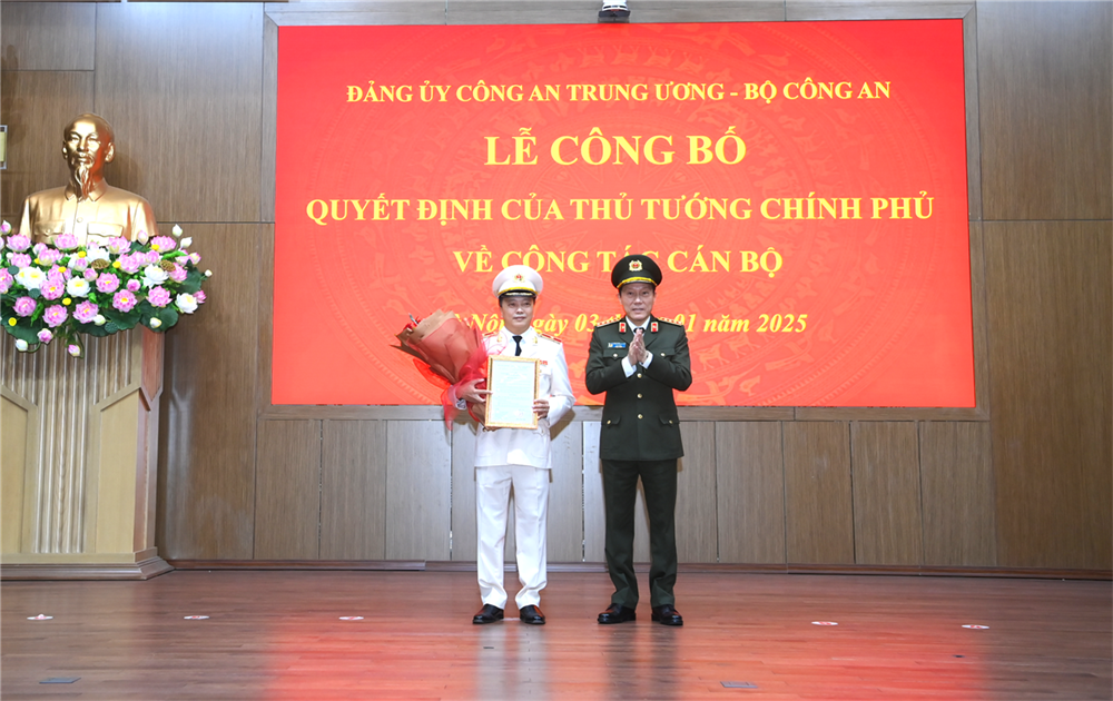 Thiếu tướng Đặng Hồng Đức giữ chức Thứ trưởng Bộ Công an Thieu tuong Dang Hong Duc giu chuc Thu truong Bo Cong an