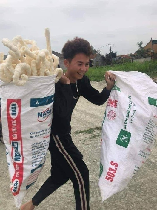 Khi chưa có bim bim thì đây là món snack đời đầu huyền thoại.