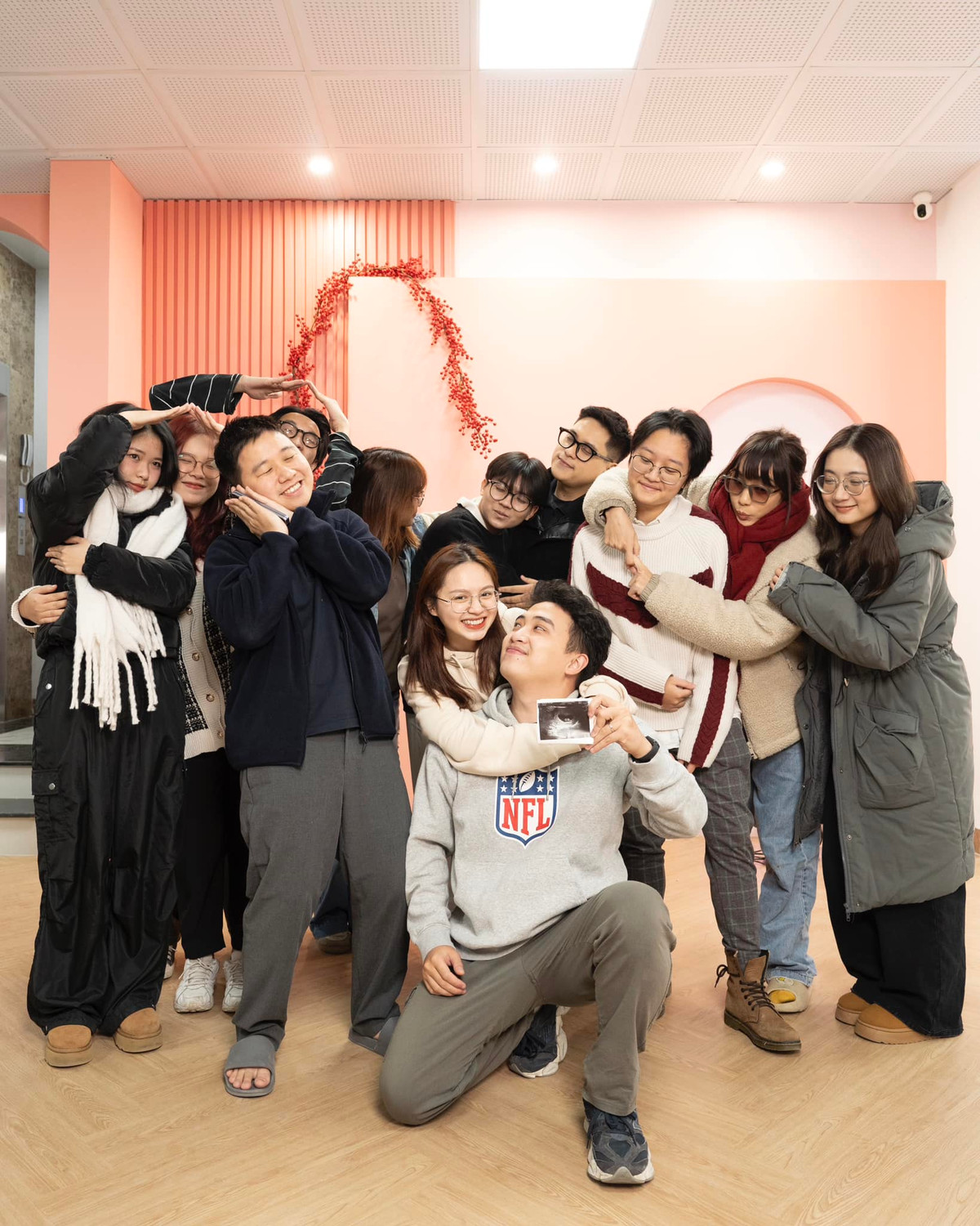 Sau đó chỉ khoảng 1 tháng, Đặng Thu Hà bất ngờ thông báo đã có em bé. (Ảnh: FBNV)