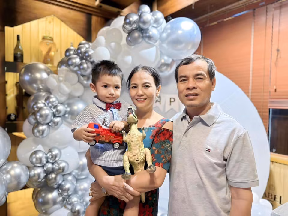 Cả hai tự tìm cách chấp nhận những điều chưa tốt của nhau và dung hòa mọi sự khác biệt về tính cách để có hôn nhân hạnh phúc. Với cô Hiệp, chú Long là người chồng, người cha mẫu mực và không cần phải thay đổi bất cứ điều gì.