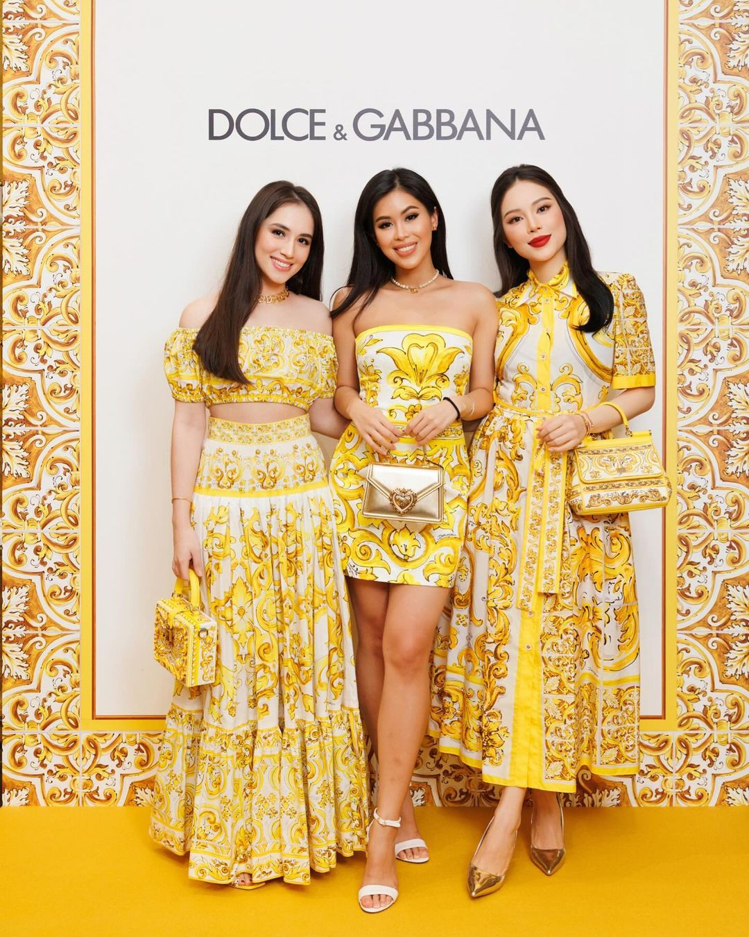 Tiên Nguyễn chung khung hình với chị dâu Linh Rin trong sự kiện mới đây.