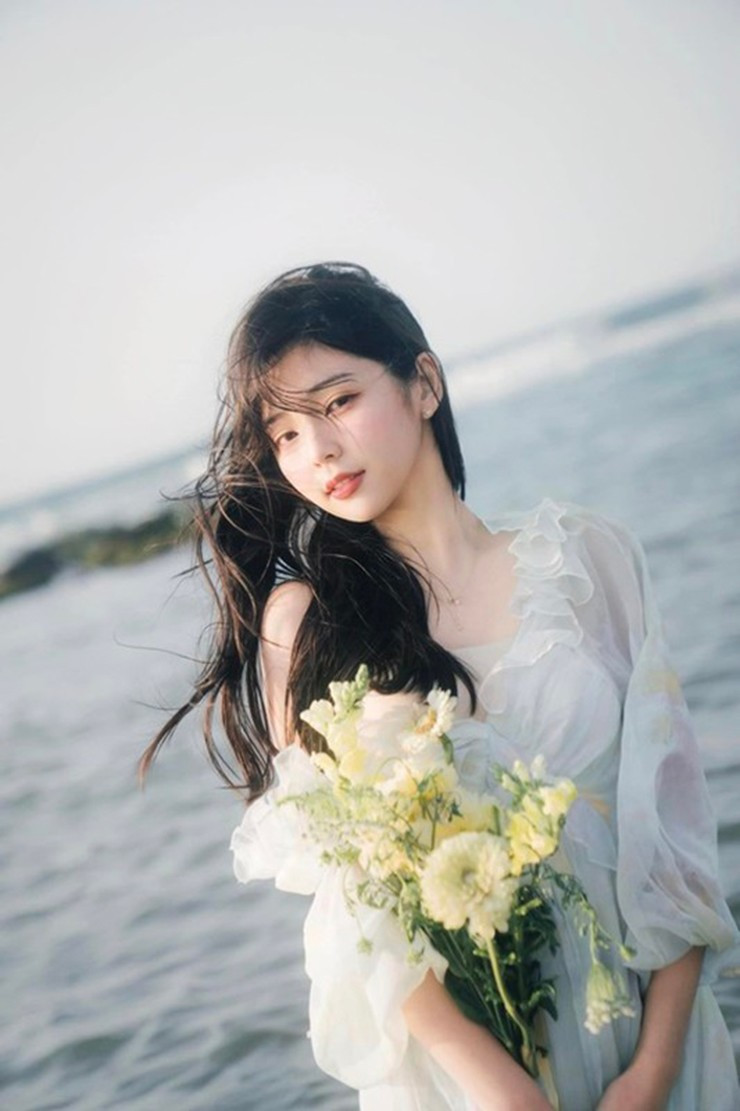 Hình ảnh gợi cảm nhưng không quá phô trương của cô nàng vẫn được người hâm mộ đón nhận.