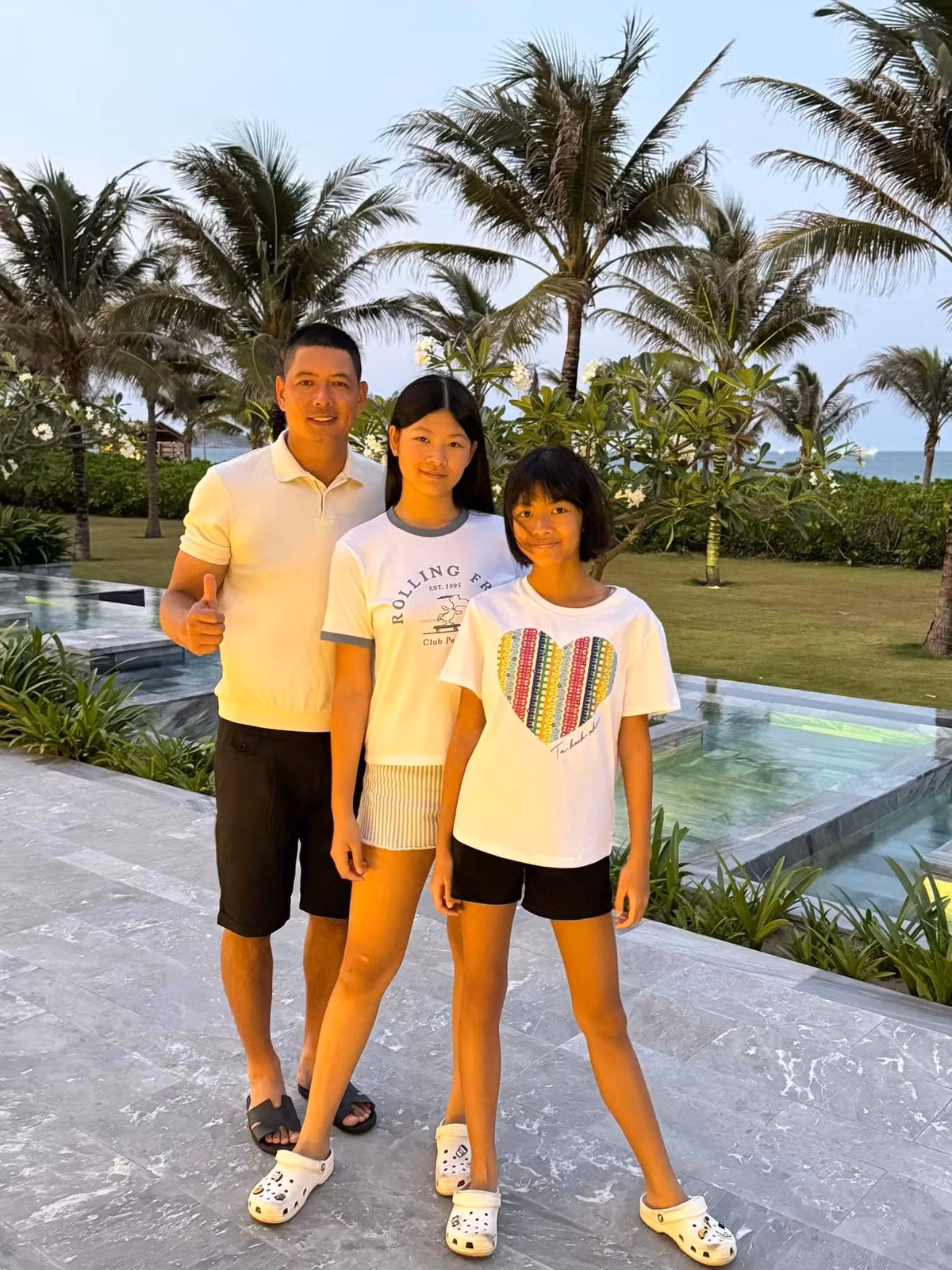 Nhiều người vô cùng ngỡ ngàng với vóc dáng cao ráo của cô bé.