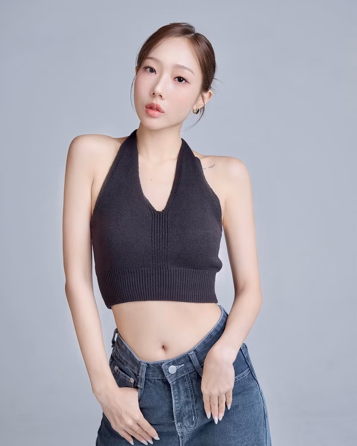 Song cũng chính vì quá đẹp mà Yuna Vũ gặp không ít rắc rối, cụ thể là nghi vấn phẫu thuật thẩm mỹ (PTTM) cho giống gái Hàn.