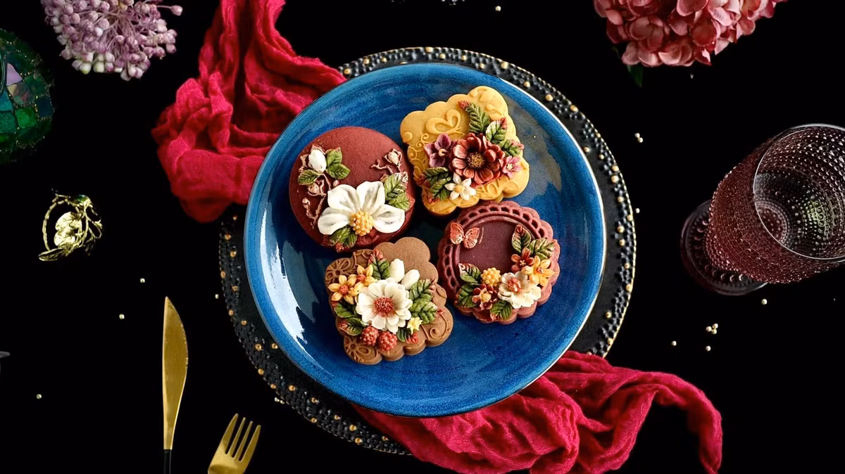 Chị chia sẻ: "Dịp rằm tháng 7 tới này, cả đại gia đình sum họp. Ăn cơm xong cùng nhau uống trà, ăn miếng bánh kể lại những kỷ niệm vui của gia đình và mình lại được khen vui lắm ạ".