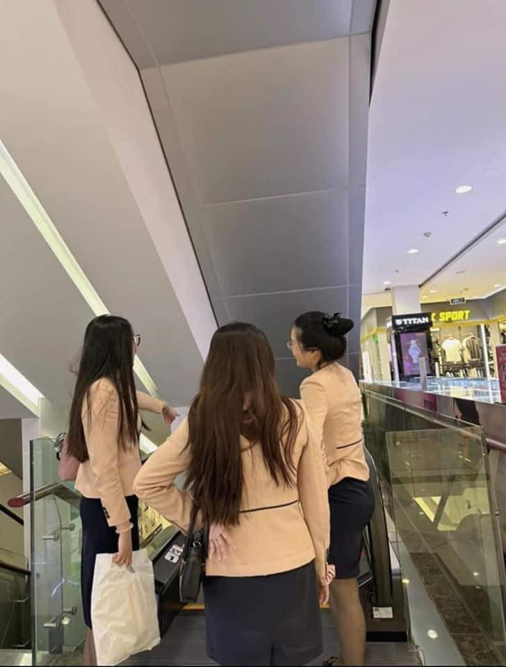 Mới đây trên mạng xã hội Facebook một tài khoản vừa sẻ loạt ảnh hội chị em sau giờ làm kèm dòng trạng thái "Thấy vợ hôm nào cũng 5h tan làm nhưng 7h mới về đến nhà, hóa ra lý do là đây".