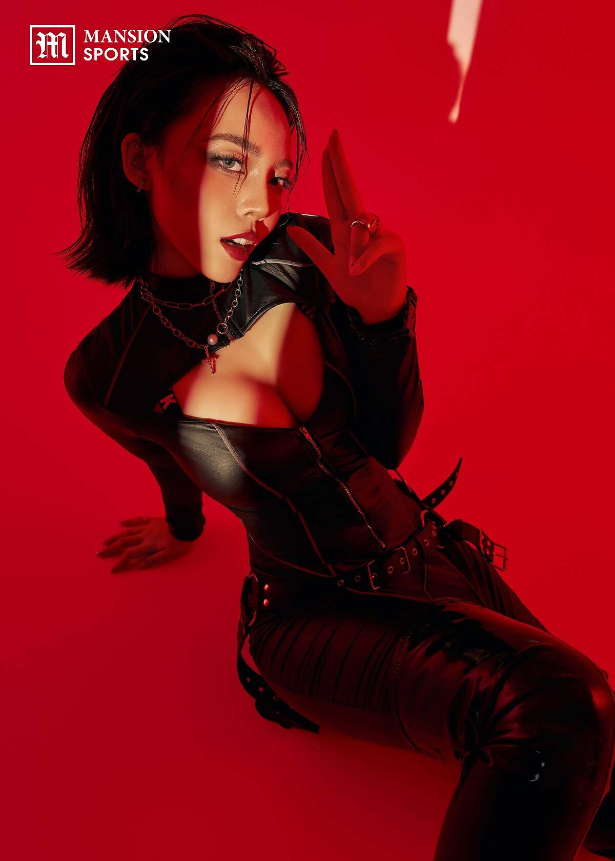 Trên trang cá nhân, Thanh Thảo cũng hào hứng chia sẻ dòng trạng thái: "Thay đổi diện mạo, một trải nghiệm mới".