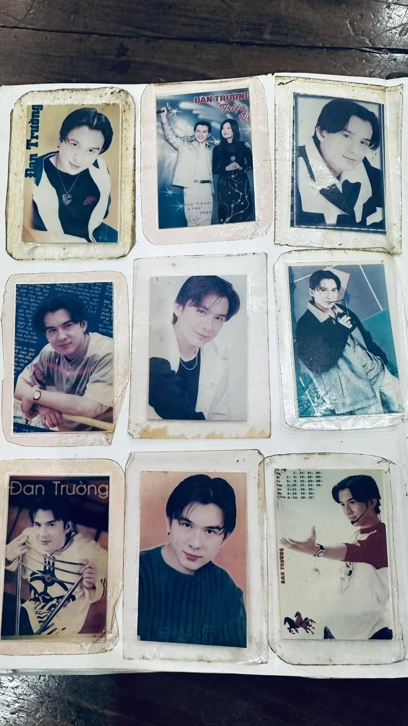 Khi mạng internet chưa phát triển, smartphone chưa phổ biến như bây giờ, khi mà đầu đĩa đang thịnh hành, rất nhiều cô cậu học sinh mới lớn thường bật đầu đĩa để nghe bài hát yêu thích rồi chép lại lời bài hát.