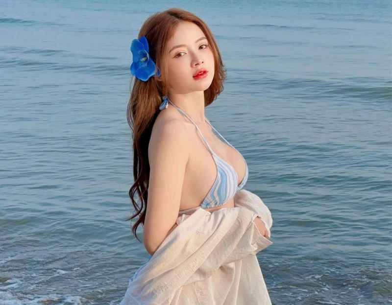 Sau khi tốt nghiệp từ Trường Đại học Công nghệ TP. HCM (Hutech), Lan Hương đã quyết định dấn thân vào con đường khởi nghiệp kinh doanh. Với sự nỗ lực không ngừng, cô đã gặt hái những thành công bước đầu.