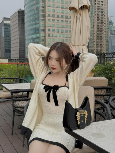 Cô nàng sở hữu vóc dáng nuột nà, gợi cảm.