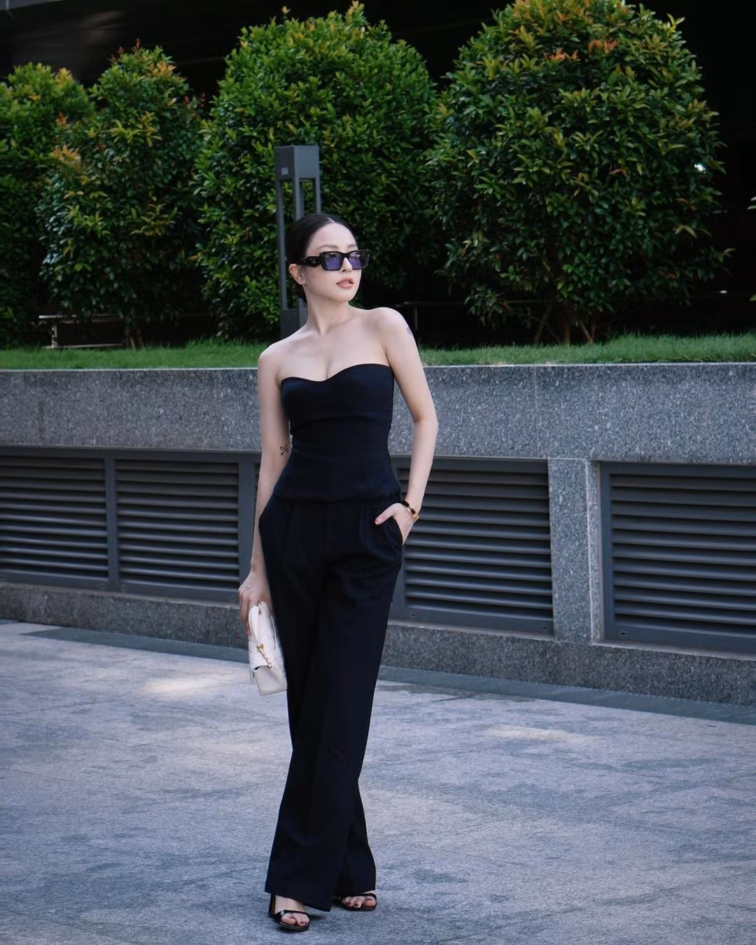 Có vẻ việc "rào trước đón sau" này của cô nàng đã được nhiều người công nhận, khi ở phần bình luận, rất nhiều người đã bày tỏ sự ủng hộ cô nàng: "Không ai ghét được", "cần cố gắng hơn nữa nha".