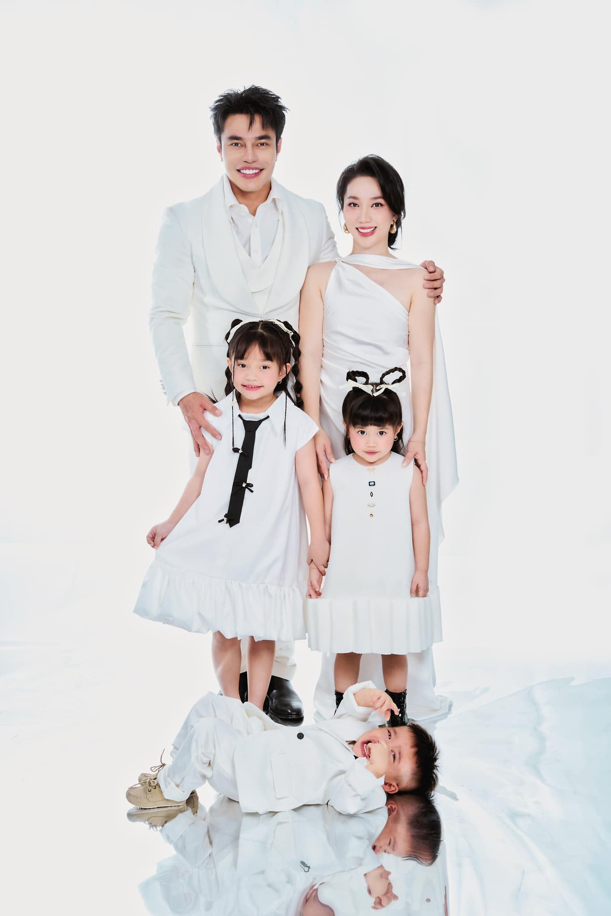 Được biết bé Bảo Nhi chưa hề tham gia khóa học nhảy nào, những động tác đó là do bé tự xem trên mạng và nhảy theo.