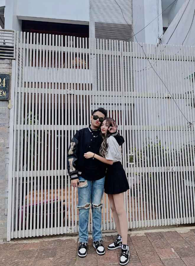 Trần Thanh Tâm sinh năm 2000, quê Gia Lai. Cô sở hữu chiều cao 1,7m, số đo ba vòng nóng bỏng.