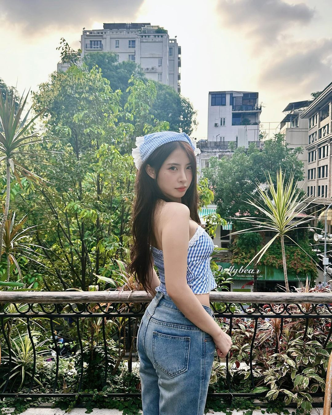 Zika sở hữu gu thời trang cuốn hút.