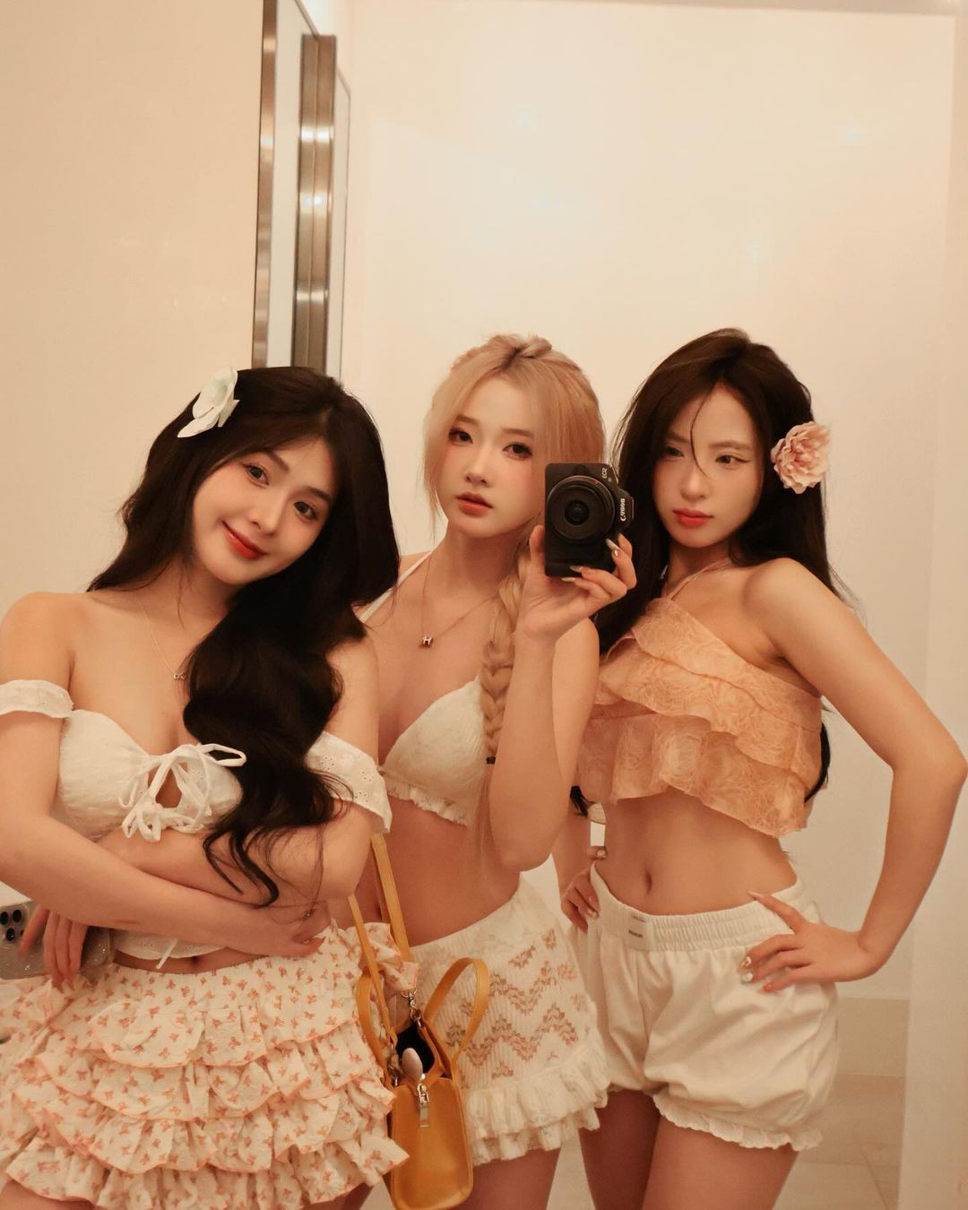 Cô nàng có hội chị em chất lượng gồm những cái tên cũng là những Tiktoker nổi đình nổi đám.