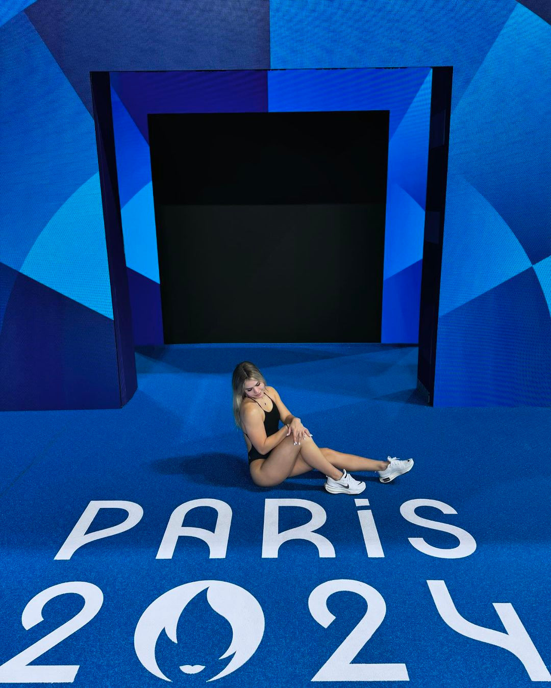 Luana Alonso thậm chí còn đăng ký một khách sạn cao cấp ở Paris và thường xuyên khoe ảnh ăn uống sang trọng và mua sắm đồ hiệu lên trang Instagram có hơn 500.000 người theo dõi.