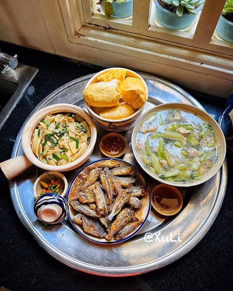 Cô giáo chịu khó thay đổi thực đơn mỗi ngày.