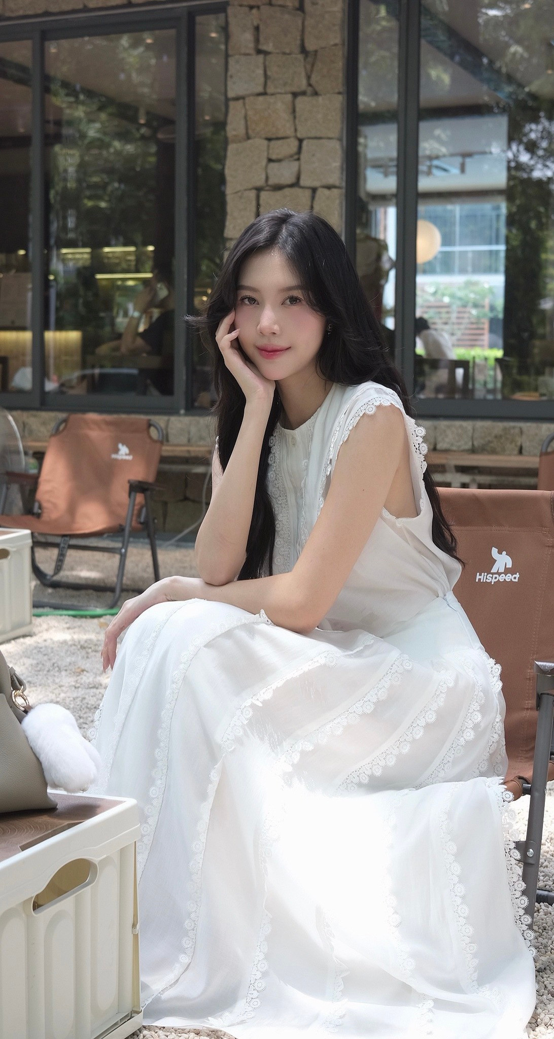 Mặc dù ít khi khoe ảnh bạn đời trên mạng xã hội nhưng mỗi lần nhắc đến nửa kia, Ngọc Châm đều khiến ai nấy gato không ngớt.