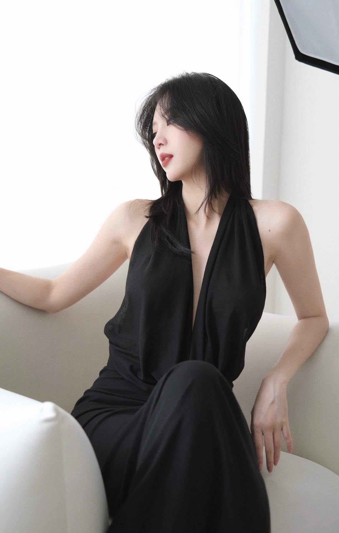 Ở tuổi 31, cựu tiếp viên hàng không hiện có cuộc sống hạnh phúc, sung túc bên chồng và hai con.